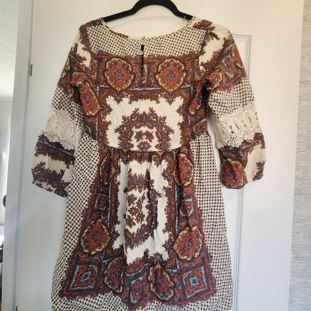 Umgee Cream Paisley Print Boho Blouse with Lace Trim M Euc - Picture 3 of 4